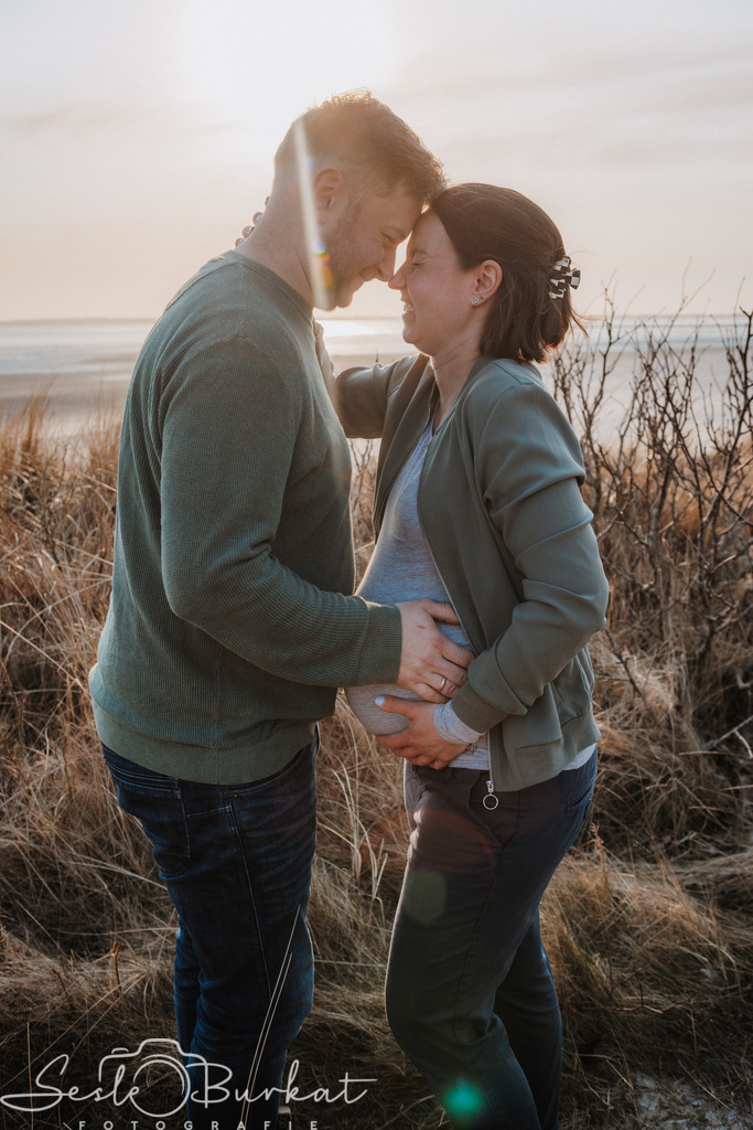 20260314-0G3A9054 | Authentische, natürliche und emotionale Fotoshootings auf der Nordseeinsel Föhr. Als Fotografin halte ich deine schönsten Momente in einzigartigen Neugeborenen-, Familien-, Paar- und Einzelshootings fest. Jetzt einen Termin vereinbaren!