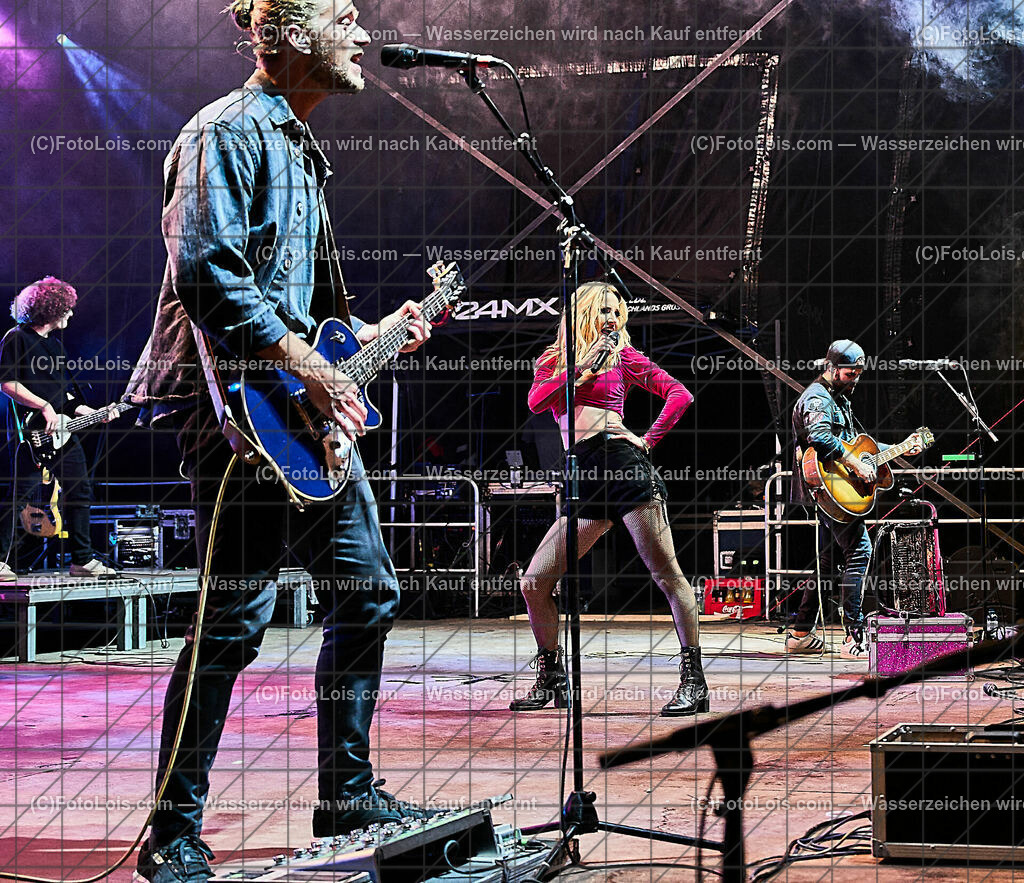 ALP8484_NASCHENWENG_Hollenstein | (C)FotoLois.com, Alois Spandl, Melissa NASCHENWENG auf BERGBAUERNTOUR beim KÖNIGSBERG OPEN AIR in Hollenstein, Sa 2. September 2023.