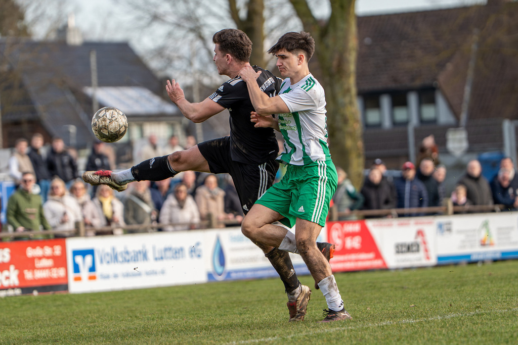 Fußball I Herren I Saison 2025-2026 I Bezirksliga Weser-Ems 4 I 21. Spieltag I TuS Lutten - SW Osterfeine I 4540 | jns.sportfotos - Realisiert mit Pictrs.com