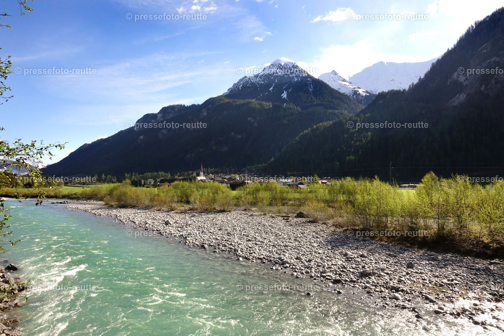 welltvi-Lechfluss bei ELMEN-Klimmbruecke-09052019-DSD00983 | Info aus dem Bezirk Reutte/Ausserfern Tirol sowie eine umfangreiche Bilddatenbank über die gesamte Region: Lechtal, Talkessel Reutte, Tannheimertal, Zwischentoren. Lech, Plansee, Zugspitze, Grenztunnel, B179, Fernpassstraße, Verkehr, Lawinen, Tradition, - Realisiert mit Pictrs.com
