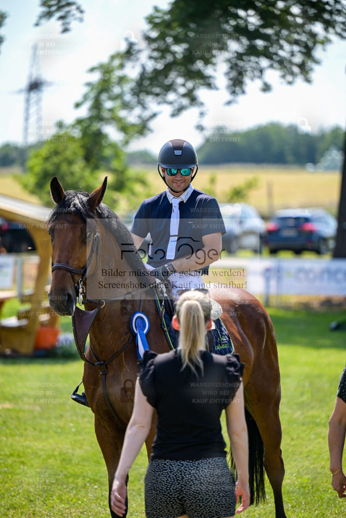 Reitturnier Voxtrup | Entdecke hochwertige Reitturnierfotos von Foto Oger. Professionell, emotional und authentisch – jetzt Lieblingsmomente im Shop bestellen. - Realisiert mit Pictrs.com