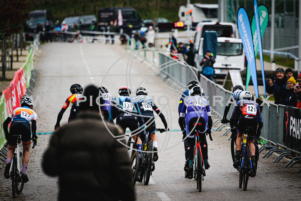 ..... | AUSTRIA, 24.11.24, 3.Radquerfeldein GP um das Sportzentrum Gunskirchen Image shows: Photo: Wapics / Andreas Willdoner