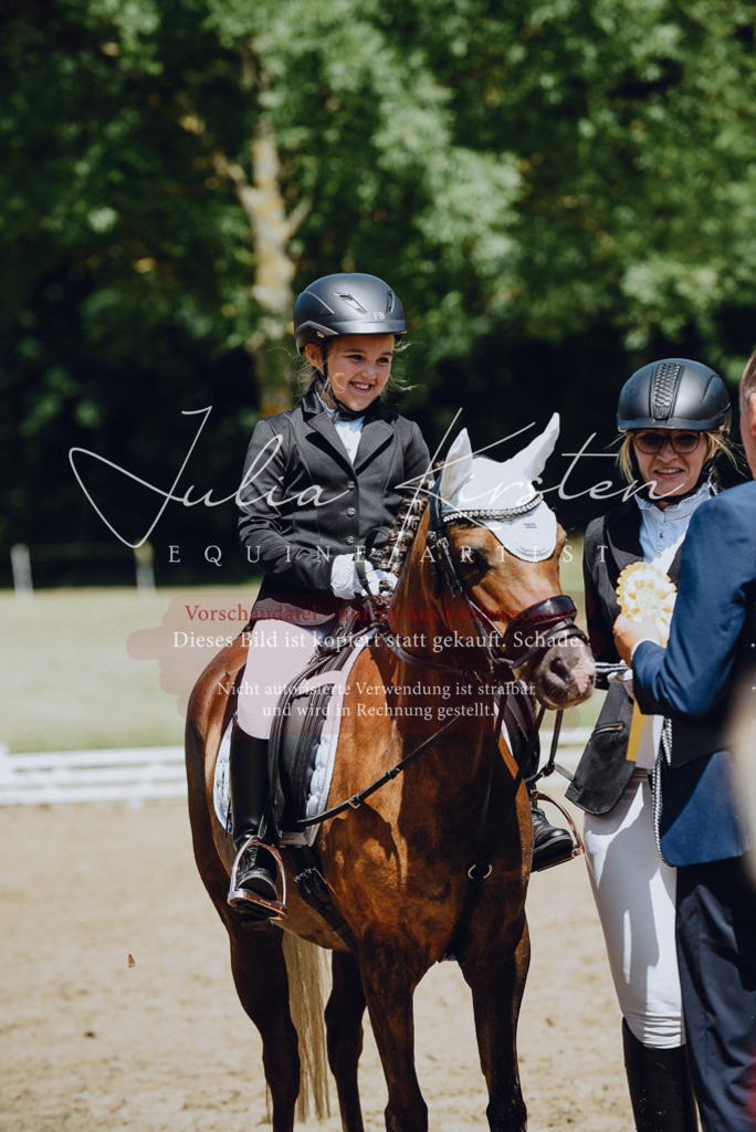 DSC_2669 | Pferde- und Turnierfotografie in Westsachsen. Pferdeportraits, Auftragszeichnungen und intuitive Kunst.