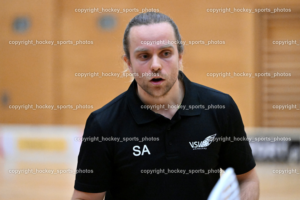 VSV Unihockey  vs. FBK Loka  | Headcoach VSV Unihockey Sami Aalto, VSV Unihockey  vs. FBK Loka , VSV Unihockey  vs. FBK Loka  am 25.01.2026 in Villach (Ballspielhalle St. Martin), Austria, (Photo by Bernd Stefan)