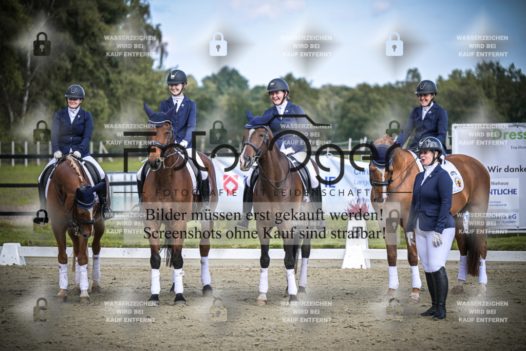 DOS_0022 | Entdecke hochwertige Reitturnierfotos von Foto Oger. Professionell, emotional und authentisch – jetzt Lieblingsmomente im Shop bestellen.Deutschlandweite Turnierfotografie. - Realisiert mit Pictrs.com