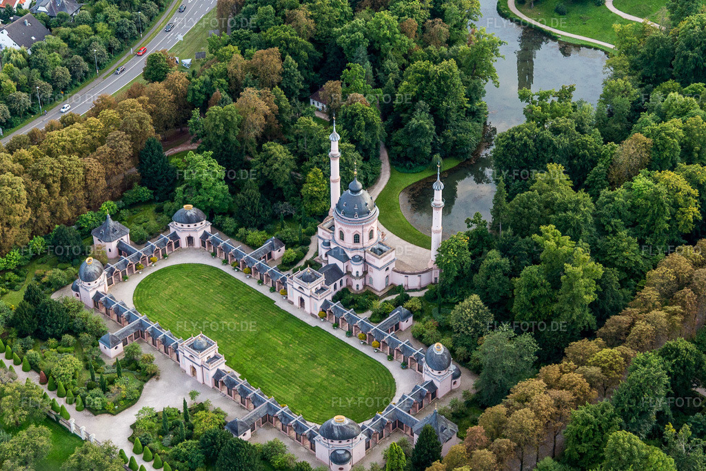 Luftbild: Moschee im Schlossgarten von Schwetzingen in Schwetzingen im Bundesland Baden-Württemberg in Deutschland. – Foto: IMG_102605.jpg vom 24.08.2017 durch Werner Riehm/FLY-FOTO.de – Auflösung des Originals: 4582 x 3055 px