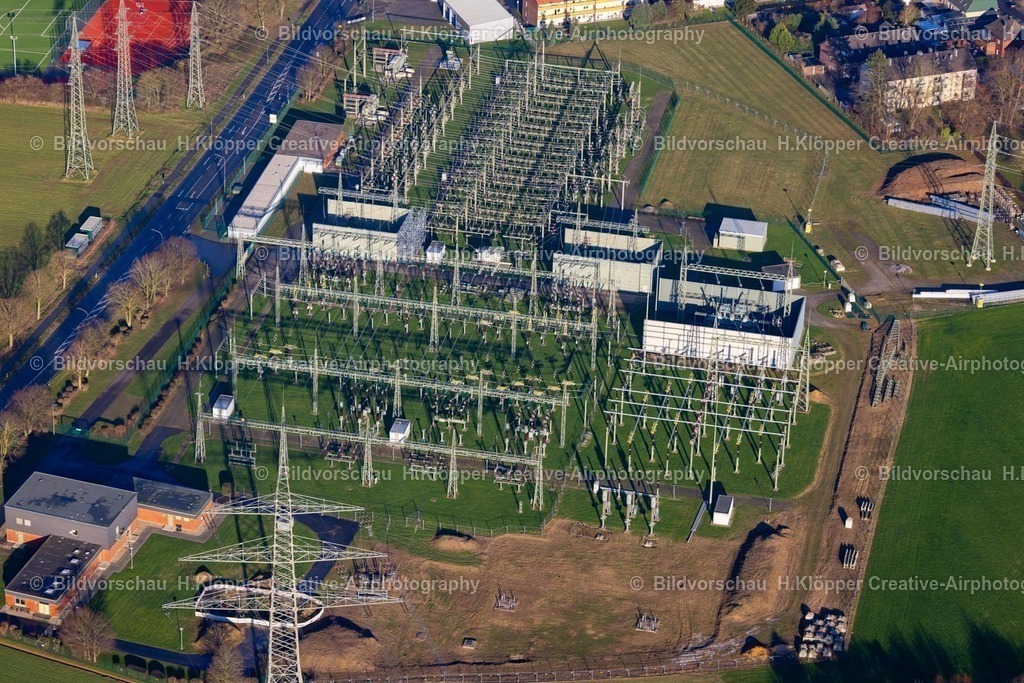 Luftbild Viersen-8571 | Luftbildfotografie Gelände des Umspannwerkes zur Spannungs- Wandlung und elektrischen Strom- Versorgung " Umspannanlage in Dülken " an der Waldnieler Straße in Viersen i - Realisiert mit Pictrs.com