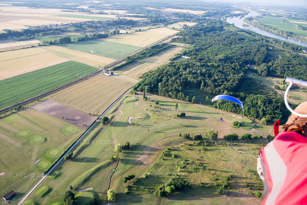 Aerial view: Golf de la Carte in Chouzy-sur-Cisse in the state Loir et Cher, France.Photo: IMG_082462.jpg taken on 06/20/2015 by Werner Riehm/FLY-FOTO.comResolution of the original: 5472 x 3648 px