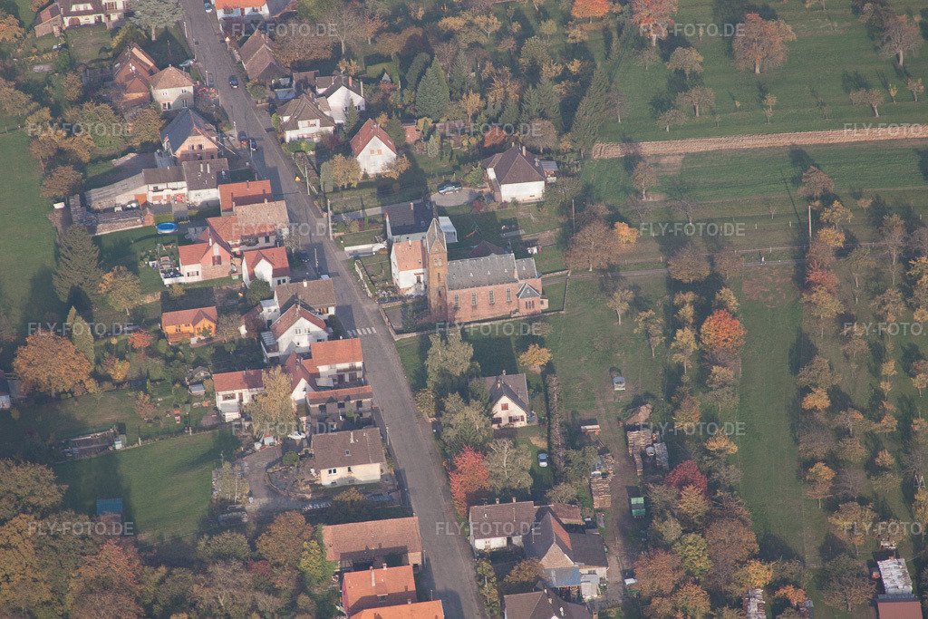 Ortsansicht | Luftbild: Ortsansicht in Nehwiller-près-Wœrth im Bundesland Bas-Rhin in Frankreich. Foto: IMG_54137.jpg vom 21.10.2012 durch Werner Riehm/FLY-FOTO.de - Realisiert mit Pictrs.com
