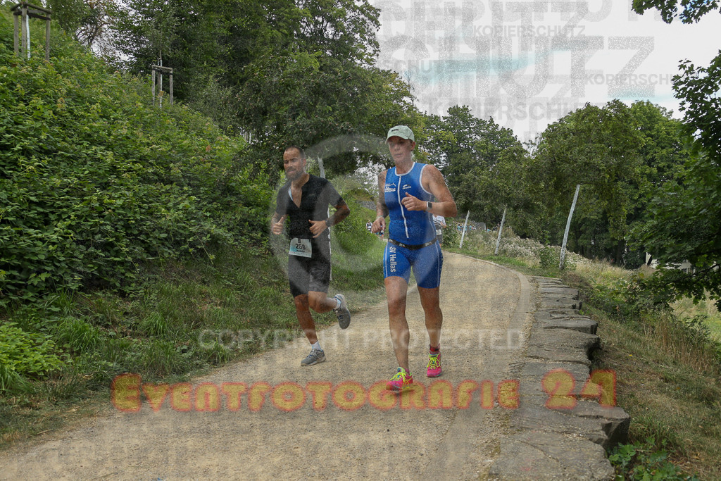 250824_1351_EX1_3956 | Sportfotografie im Rhein-Sieg Kreis, Köln, Bonn, NRW, Rheinland Pfalz, Hessen, etc. Unser Tätigkeitsfeld umfasst den Laufsport vom Volkslauf über den Marathon, Duathlon, Triathon bis zum Ultralauf wie Kölnpfad Ultra oder Schindertrail.