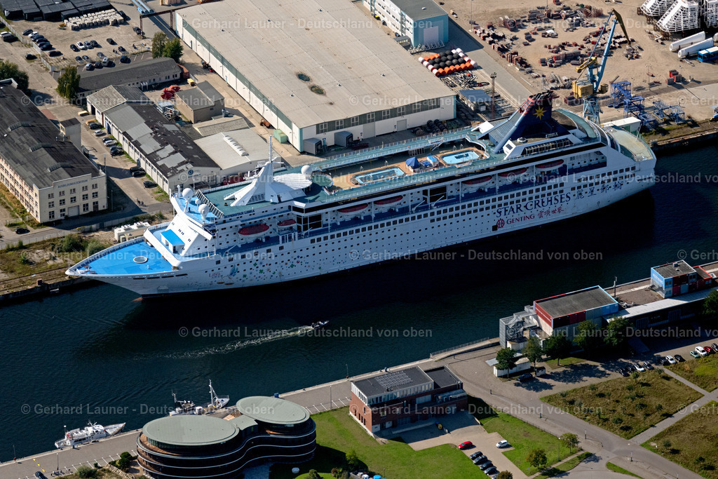 4062191 | WISMAR 08.09.2021 Kreuzfahrt- Passagier- und Fahrgast- Schiff " Libra " und heutiges Wohnschiff im Hafen in Wismar an der Ostseeküste im Bundesland Mecklenburg-Vorpommern, Deutschland. Weiterführende Informationen bei: Meyer Turku,  NCL (Bahamas) Ltd.. // Cruise passenger and passenger ship " Libra " and today's residential ship in the port of Wismar on the Baltic Sea coast in the state Mecklenburg-West Pomerania, Germany. Further information at: Meyer Turku,  NCL (Bahamas) Ltd.. Foto: Gerhard Launer