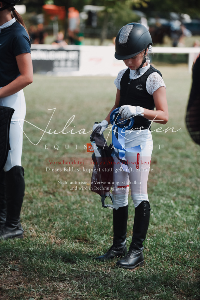 DSC_5897 | Pferde- und Turnierfotografie in Westsachsen. Pferdeportraits, Auftragszeichnungen und intuitive Kunst.