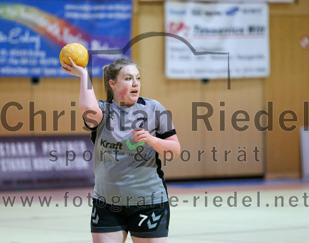 2022-11-12_078_SpVgg_Altenerding_II_gegen_SC_Kirchdorf | Erding, Deutschland, 12.11.2022:
Handball, Bezirksliga Frauen Altbayern 2022 / 2023, 5. Spieltag, SpVgg Altenerding II gegen SC Kirchdorf, Endergebnis: 24:19

Christina Malkrab (SC Kirchdorf, #7)

Foto: Christian Riedel / fotografie-riedel.net