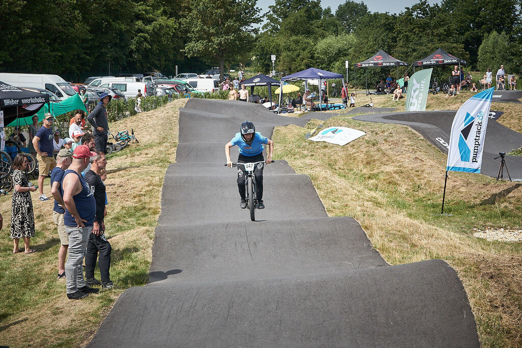 202506251-01 PM25 30@sebastiankopp | German Pumptrack Series - Realisiert mit Pictrs.com