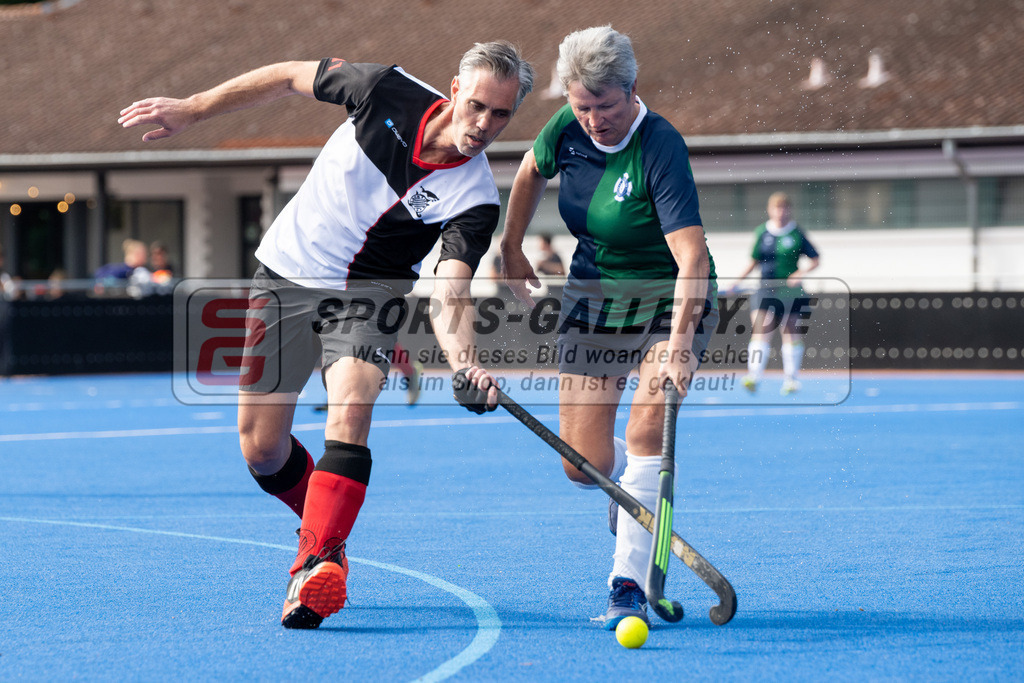 SFE_20240817_0106 | Krefeld, Deutschland, 17.08.2024:  European Cup for Recreational Hockey Players im KTHC Stadion Rot-Weiss Köln Tennis and Hockey Club am 17.08.2024 in Krefeld, Deutschland. (Foto von Stephan Fehrmann)Krefeld, Germany, 17.08.2024: European Cup for Recreational Hockey Players in KTHC Stadion Rot-Weiss Köln Tennis and Hockey Club at 17.08.2024 in Krefeld, Deutschland. (Foto from Stephan Fehrmann)