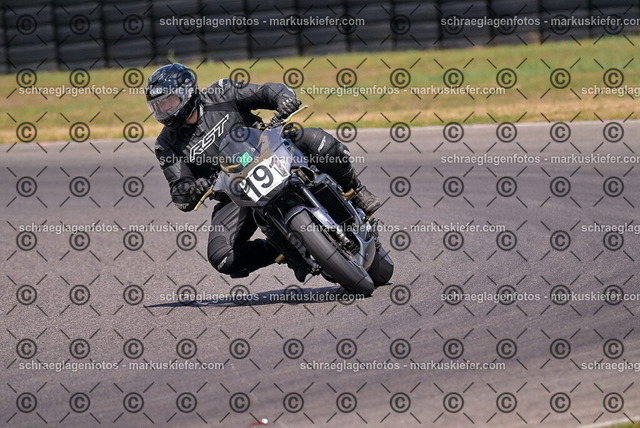 26bt05-1475 | markuskiefer.com - Realisiert mit Pictrs.com