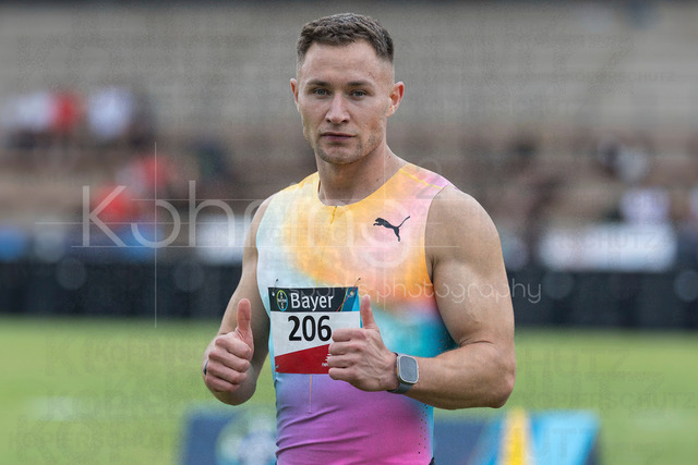 Para Heimspiel 7.0; Leverkusen, 18.07.2026 | LEVERKUSEN, GERMANY - JULY 18, 2026 : Felix Streng (GER/Sprintteam Wetzlar) with thumbs up after the 100m during the Para Heimspiel 7.0 at Fritz Jacobi Sports Complex on July 18, 2026 in Leverkusen, Germany.