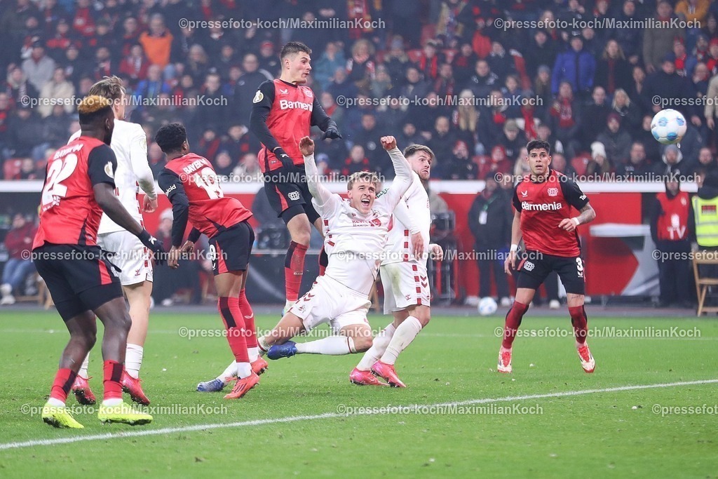 DFB05022501098 | 05.02.2025, Fußball, DFB-Pokal Viertelfinale, Bayer 04 Leverkusen - 1.FC Köln, BayArena, Saison 2024 2025: Kopfballtor Torschuss Tor Treffer durch Torschütze Patrik Schick (Bayer04 Leverkusen #14)Nathan Tella (Bayer04 Leverkusen #19), Timo Hübers (FC Köln #4), Jan Thielmann (FC Köln #29)DFB regulations prohibit any use of photographs as image sequences and or quasi-video.