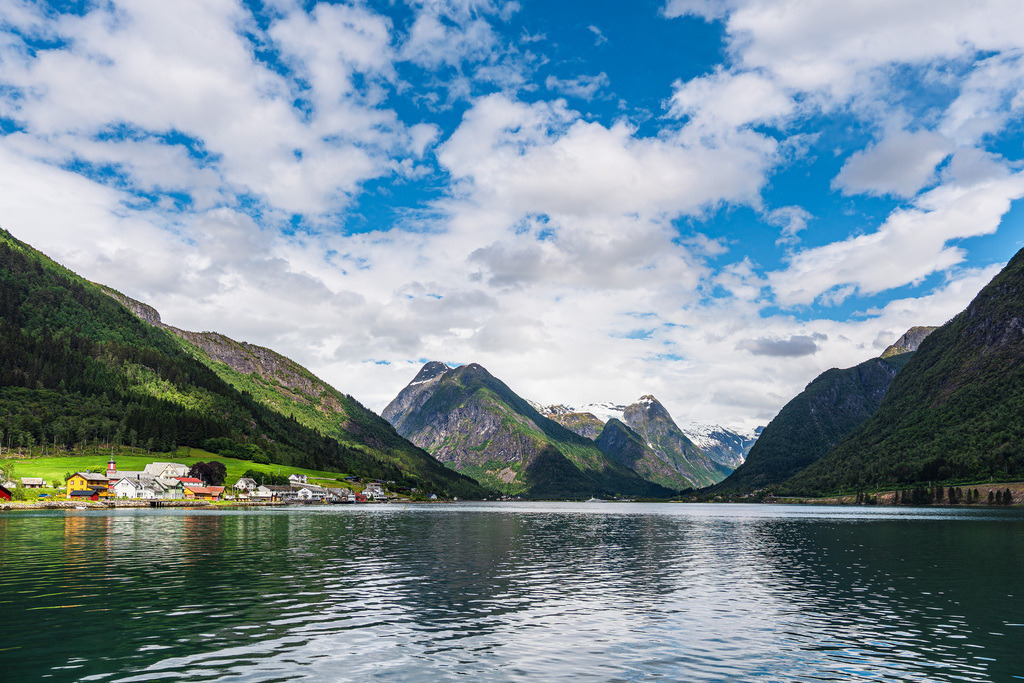 Blick über den Fjærlandfsjord in Norwegen | Blick über den Fjærlandfsjord in Norwegen.