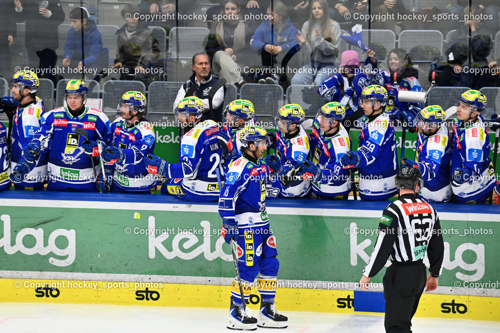 EC IDM WÄRMEPUMPEN VSV vs. Vienna Capitals | Jubel EC VSV Mannschaft, Spielerbank EC VSV, #16 Kevin Hancock EC VSV, EC IDM WÄRMEPUMPEN VSV vs. Vienna Capitals, EC IDM WÄRMEPUMPEN VSV vs. Vienna Capitals am 16.11.2025 in Villach (Stadthalle Villach), Austria, (Photo by Bernd Stefan)