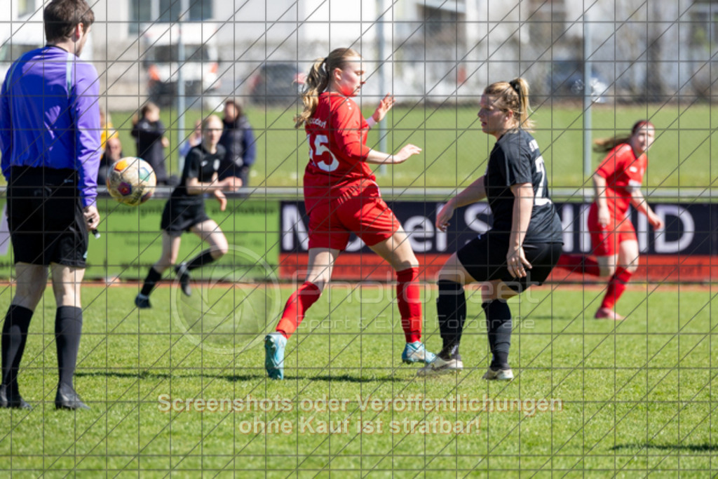 20250406_141157_0131 | #,1.FC Donzdorf (rot) vs. SV Jungingen (schwarz), Fussball, Frauen-Verbandsliga Württemberg, 16. Spieltag, Saison 2024/2025, Rasenplatz Lautertal Stadion, Süßener Straße 16, 73072 Donzdorf, 06.04.2025 - 13:00 Uhr,Foto: PhotoPeet-Sportfotografie/Peter Harich