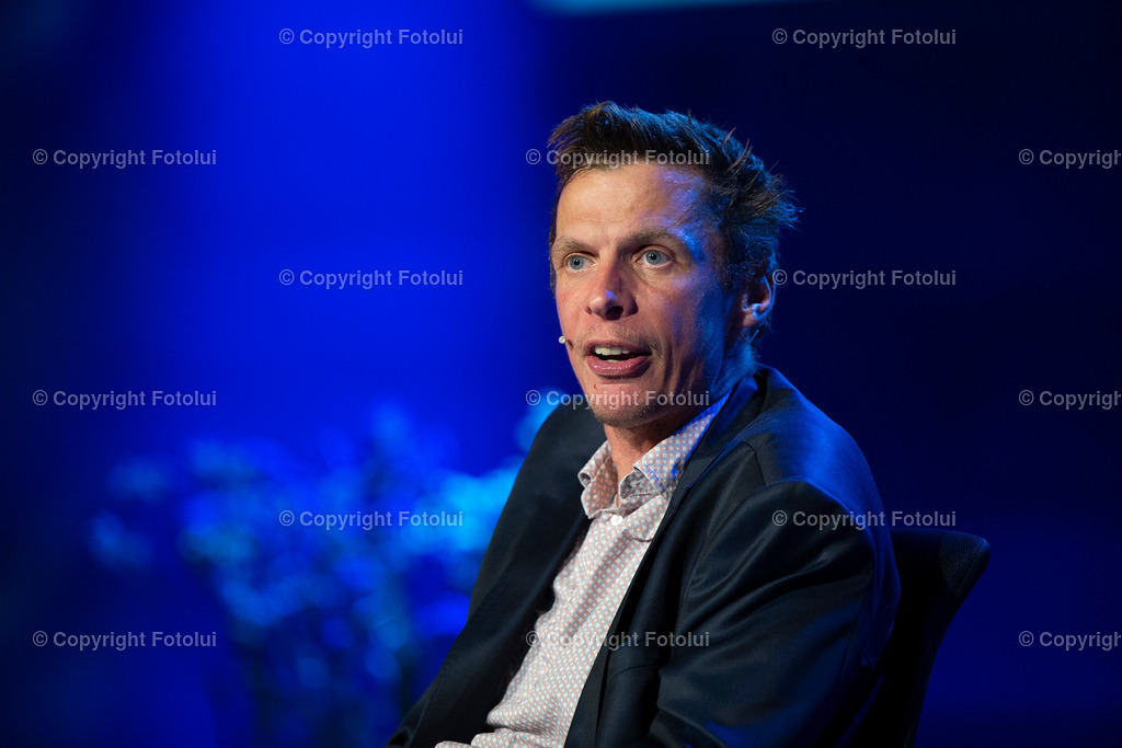 OBERBANK_54 | EIN DANK AN DIE PFLEGEKRAEFTE KABARETT MIT KLAUS ECKEL 02.06.2022 OBERBANK DONAU-FORUM LINZ IM BILD: V.L. FOTO:FOTOLUI/OBERBANK