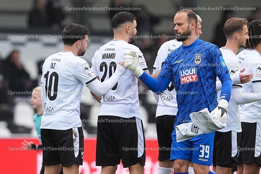 xYDRx25102501095 | 25.10.2025, xydrx, Fußball, 3.Liga, SC Verl - SSV Ulm 1846, Saison 2025 2026, Sportclub Arena: Berkan Taz (SC Verl #10) Christian Ortag (SSV Ulm 1846 #39)  DFB regulations prohibit any use of photographs as image sequences and or quasi-video.