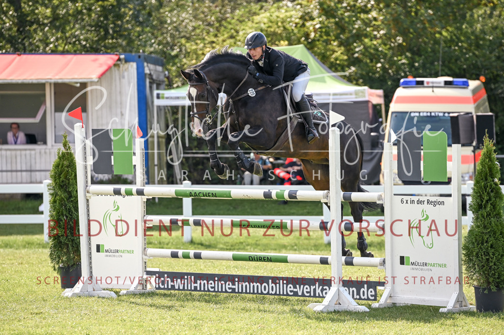 Schugtsche-Düren.2024-10.Springprf.M_-75 | Schugtsche Fotografie - Realisiert mit Pictrs.com