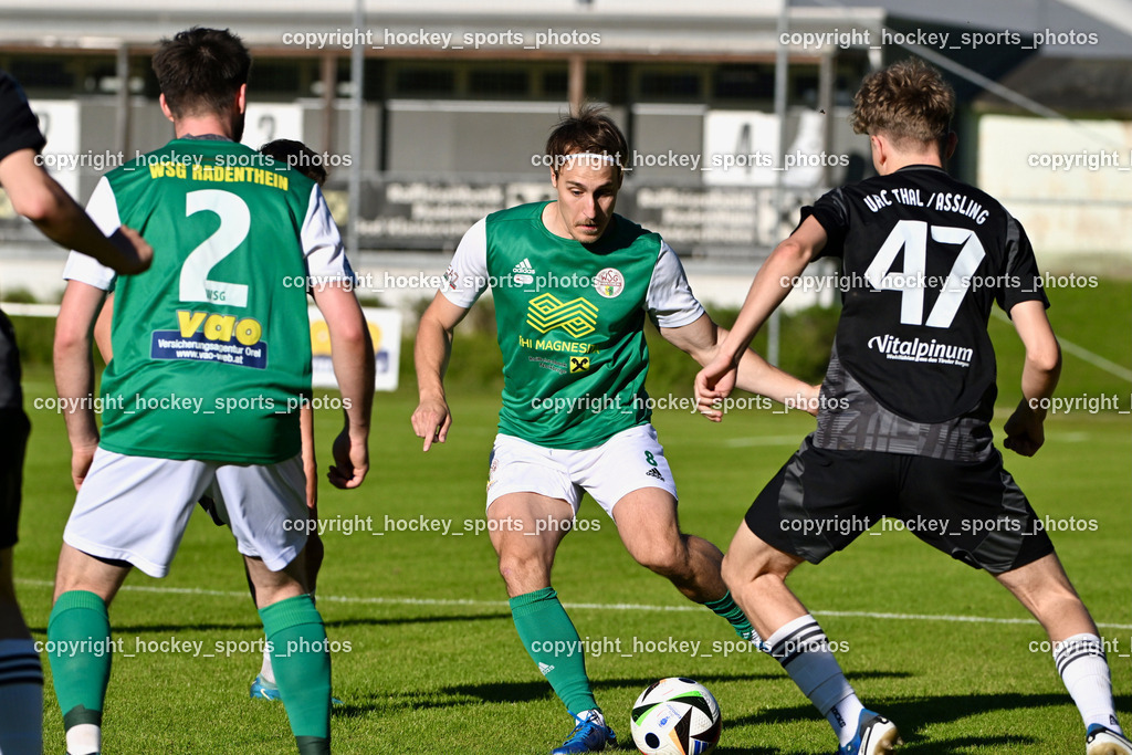 WSG Radenthein vs. URC Thal Assling | #2 Alexander Rauter WSG Radenthein, #8 Dominik Georg Grimschitz Al WSG Radenthein, #47 Luis Felder URC Thal Assling, WSG Radenthein vs. URC Thal Assling, WSG Radenthein vs. URC Thal Assling am 30.05.2025 in Radenthein (Sportplatz Radenthein), Austria, (Photo by Bernd Stefan)