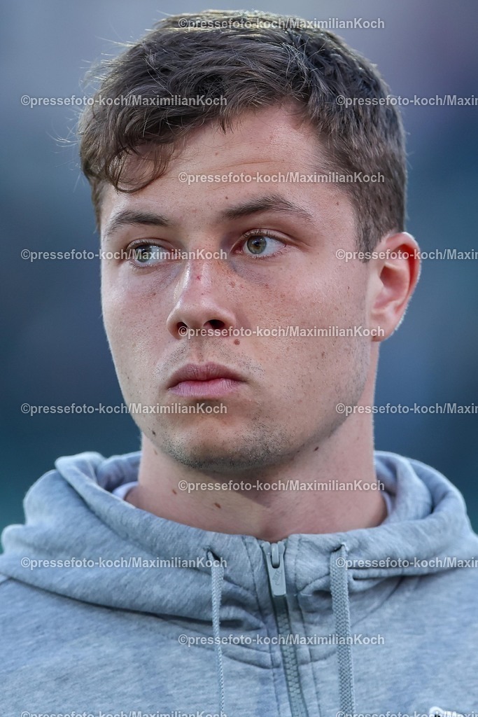 SCP09052502324 | 09.05.2025, Fußball, Preußen Münster - Hertha BSC, 2. Fußball Bundesliga, 33. Spieltag, Preußenstadion, Saison 2024 2025: Torwart Tjark Ernst (Hertha BSC #01) DFB regulations prohibit any use of photographs as image sequences and or quasi-video.