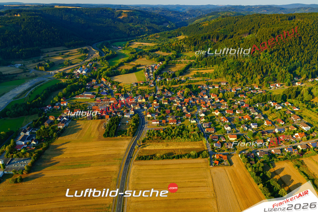 Die Luftbildaufnahme Zeyern - Marktrodach wurde 2018 mittels Flugzeug (keine Drohne) erstellt. Perfekte Schärfe und Druck- Auflösung- Garantiert!