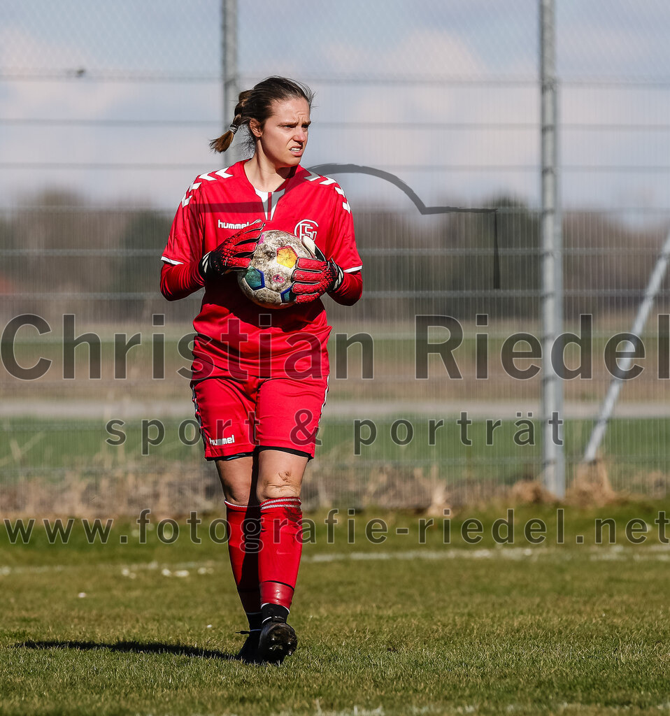 2024-02-25_061_FC_Schwaig_gegen_TSV_Eching | Oberding, Deutschland, 25.02.2024:
Fußball, Bezirksliga 2023 / 2024, Testspiel, FC Schwaig gegen TSV Eching, Endergebnis: 0:5

Torfrau Sabine Winkler (FC Schwaig, #31)

Foto: Christian Riedel / fotografie-riedel.net
