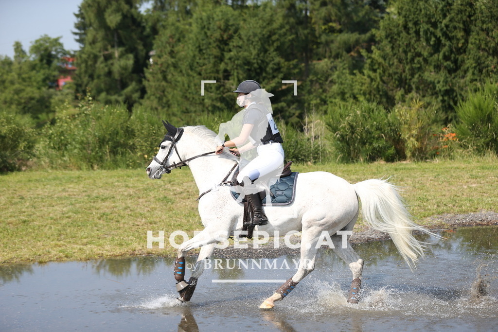 DL2Q1583 | Willkommen bei Brunnmayr - Design & Fotografie – Ihrem Spezialisten für Reitturniere und Pferdeveranstaltungen in Oberösterreich, Salzburg und Bayern! Seit über 17 Jahren sind wir leidenschaftlich dabei.