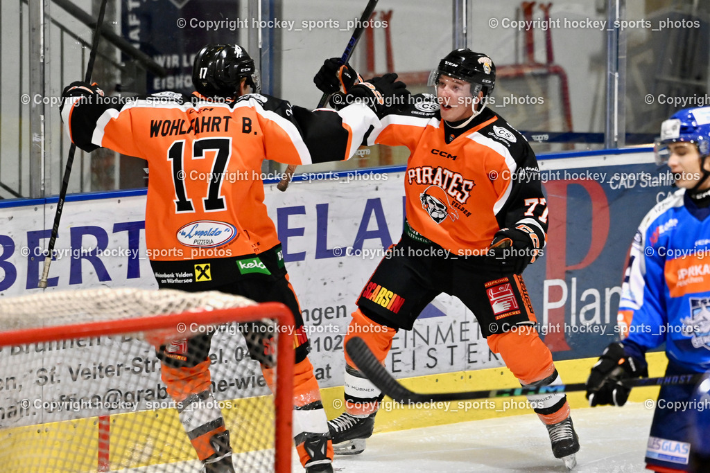 ESC Sparkasse Steindorf vs. USC Pirates Velden,  | #17 Wohlfahrt Benedikt Elias USC PIRATES VELDEN, #77 Ortner Stefan USC PIRATES VELDEN, Jubel USC Velden Mannschaft, ESC Sparkasse Steindorf vs. USC Pirates Velden, ESC Sparkasse Steindorf vs. USC Pirates Velden am 13.12.2025 in Steindorf (Ossiachersee Halle), Austria, (Photo by Bernd Stefan)