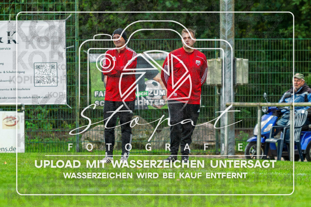 260919-MTVSCT-0059 | Jan Versemann (MTV Soltau - Trainer), Torben Hübner (MTV Soltau - Co-Trainer); Kreisliga Damen ROW - MTV Soltau vs. SC Tewel am 19.09.2026 in Sportpark Ost, Soltau - Realisiert mit Pictrs.com