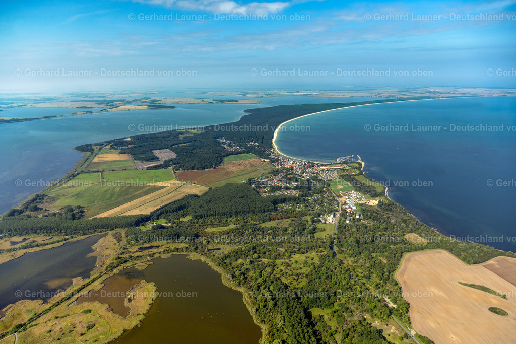 4061454 | GLOWE 08.09.2021 Ortsansicht an der Meeres-Küste der Ostsee bei Rügen in Glowe im Bundesland Mecklenburg-Vorpommern. Weiterführende Informationen bei: Gemeinde Glowe. // Townscape on the seacoast of the baltic sea at Ruegen in Glowe in the state Mecklenburg - Western Pomerania. Further information at: Gemeinde Glowe. Foto: Gerhard Launer