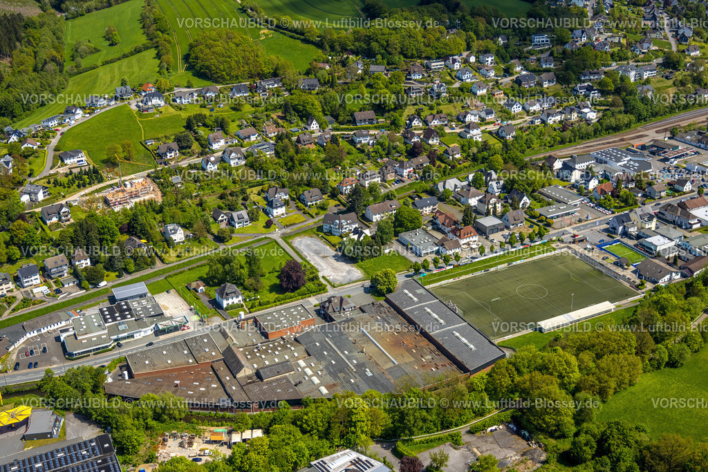 Sundern230505425 | Luftbild, Sportplatz Sundern,Metallwerk Sundern Mesu Stahl GmbH,  Sundern, Sauerland, Nordrhein-Westfalen, Deutschland