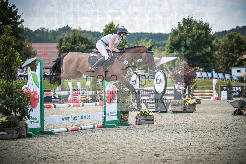 DOS_6612 | Entdecke hochwertige Reitturnierfotos von Foto Oger. Professionell, emotional und authentisch – jetzt Lieblingsmomente im Shop bestellen.Deutschlandweite Turnierfotografie. - Realisiert mit Pictrs.com