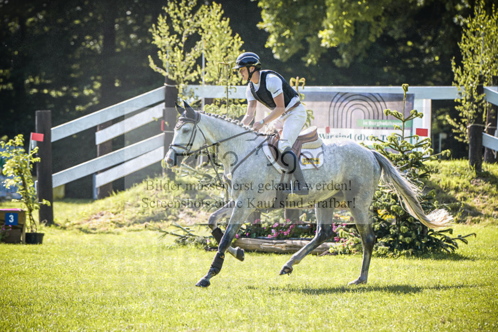 DOS_7376 | Entdecke hochwertige Reitturnierfotos von Foto Oger. Professionell, emotional und authentisch – jetzt Lieblingsmomente im Shop bestellen.Deutschlandweite Turnierfotografie. - Realisiert mit Pictrs.com