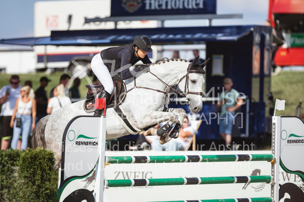 240711_BHO_M1-Spr-1-656 | Deine schönsten Turniermomente als professionelle Fotos! Entdecke hochwertige Pferdesport-Fotografie im Online-Shop. Jetzt Fotos finden & bestellen!