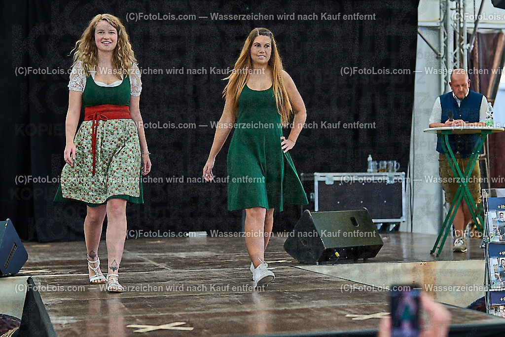 ALP9702_MESSE_LAND-FORST-JAGD_Dirndlmodernschau | (C)FotoLois.com, Alois Spandl, WIESELBURGER MESSE LAND-FORST-JAGD, Fr 6. Juni 2024.