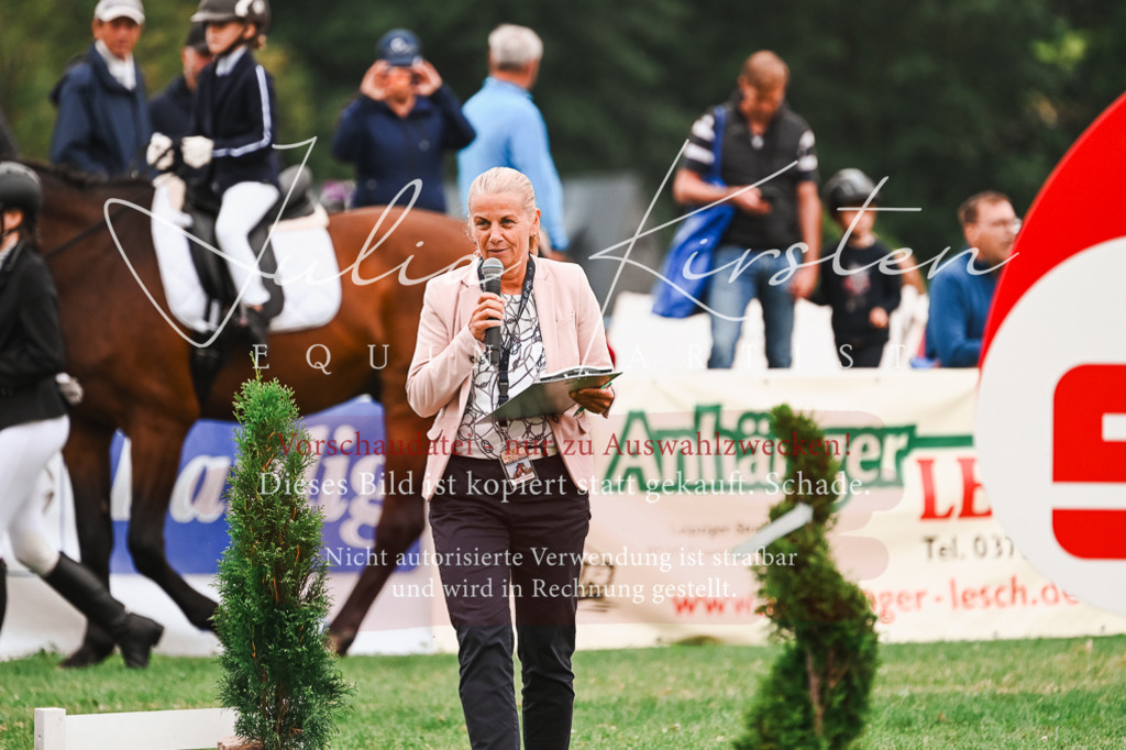 DSC_7378 | Pferde- und Turnierfotografie in Westsachsen. Pferdeportraits, Auftragszeichnungen und intuitive Kunst.