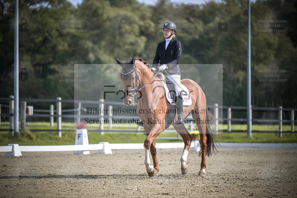 DOS_B675 | Entdecke hochwertige Reitturnierfotos von Foto Oger. Professionell, emotional und authentisch – jetzt Lieblingsmomente im Shop bestellen. - Realisiert mit Pictrs.com