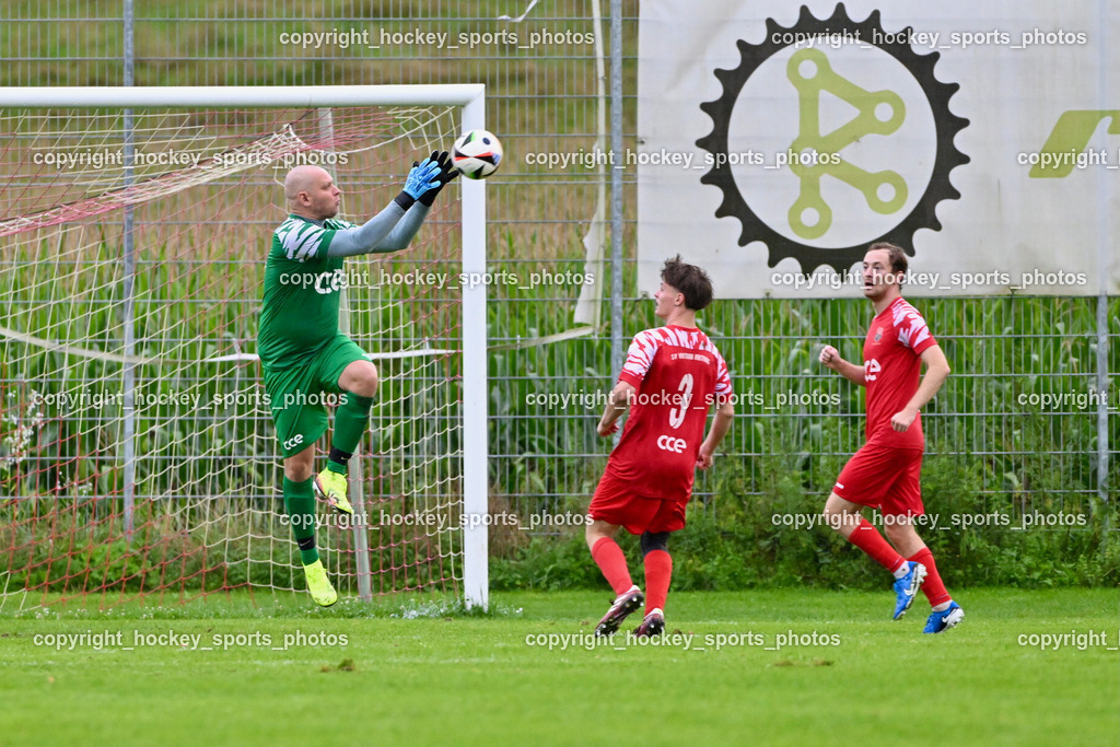 SV Viktoria Viktring vs. FC Mondi Frantschach | #69 Lukas Hartl SV Viktoria Viktring, Jakob Gerhard Florian Seger SV Viktoria Viktring, #17 Philipp Christian Stocker FC Frantschach, SV Viktoria Viktring vs. FC Mondi Frantschach, SV Viktoria Viktring vs. FC Mondi Frantschach am 02.08.2025 in Klagenfurt (Sportplatz Viktrink), Austria, (Photo by Bernd Stefan)