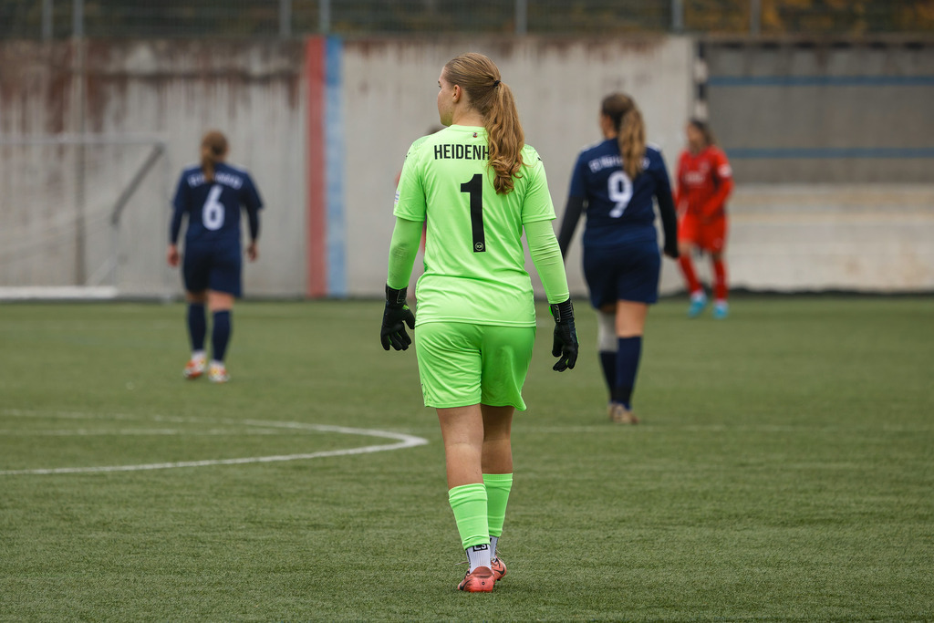 FCH-HÄR_251019_7012 | Fotopresso – Sportfotografie in Heidenheim & Umgebung. Professionelle Sportfotografie für unvergessliche Momente. Dynamische Action-Shots, emotionale Szenen & hochwertige Bilder. - Realisiert mit Pictrs.com