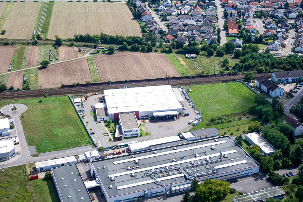 Luftbild: Industriegebiet Siemensstraße mit Hartmann & König Stromzuführungs AG und HeKa Fenster und  Türen im Ortsteil Neudorf in Graben-Neudorf im Bundesland Baden-Württemberg in Deutschland. Foto: IMG_12825.jpg vom 24.08.2008 durch Werner Riehm/FLY-FOTO.deWWW.HEKA.DE