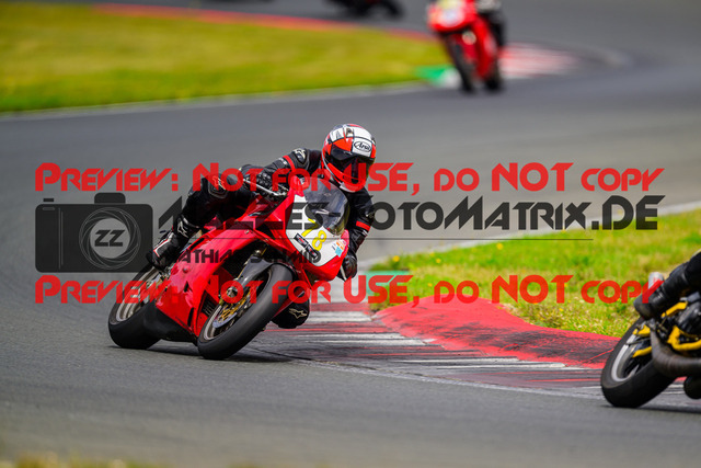 MaZZes_FotoMatrix_240724_6007705_9082 | GELB