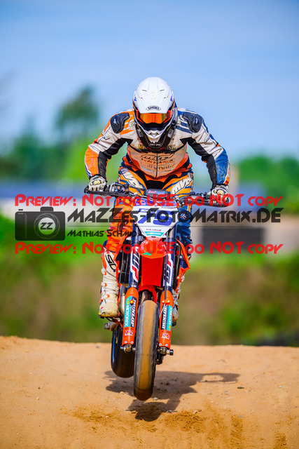 MaZZes_FotoMatrix_240511_6007705_9782 | UE40