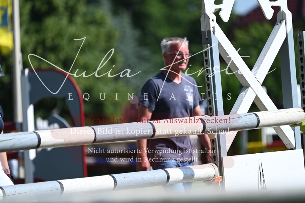DSC_1813 | Pferde- und Turnierfotografie in Westsachsen. Pferdeportraits, Auftragszeichnungen und intuitive Kunst.