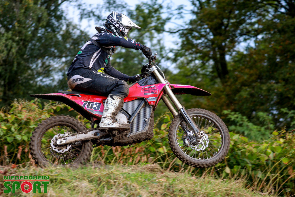 OpenTrack2024_Sonntag_Hobbyfahrer_098 | Bildergalerie von Sport-Ereignissen aber auch von weiteren spannenden Dingen - nicht nur vom Niederrhein. In Anlehnung an den bekannten Spruch von Hanns Dieter Hüsch heißt das Motto: "Niederrhein ist überall".  - Realisiert mit Pictrs.com